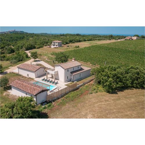 3 Bedroom Cozy Home In Buje