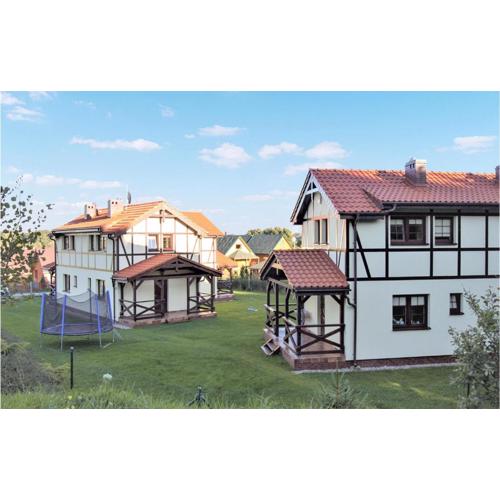 3 Bedroom Cozy Home In Debina
