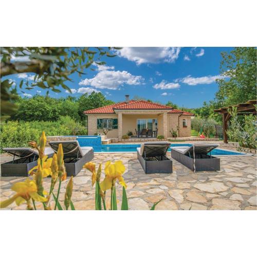 3 Bedroom Cozy Home In Grubine