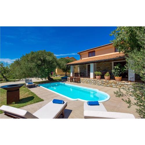 3 Bedroom Cozy Home In Palit