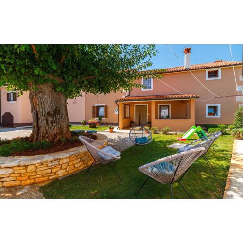 3 Bedroom Cozy Home In Svetvincenat