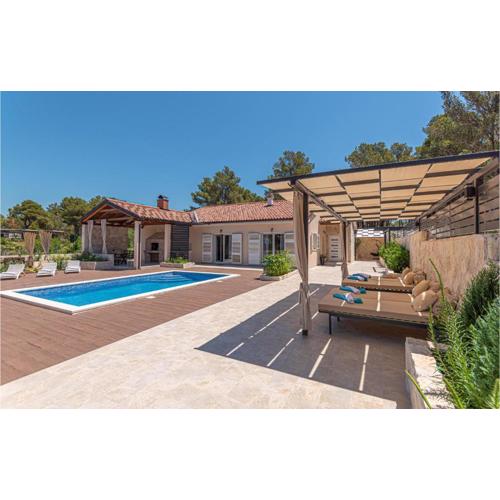 3 Bedroom Gorgeous Home In Jadrtovac