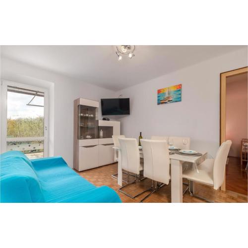 3 Bedroom Lovely Apartment In Dobrinj