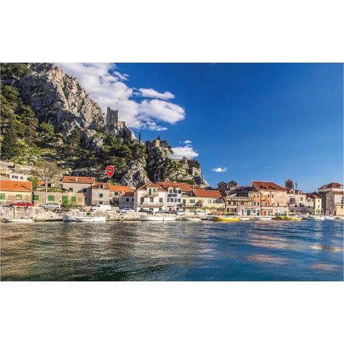 3 Bedroom Lovely Apartment In Omis