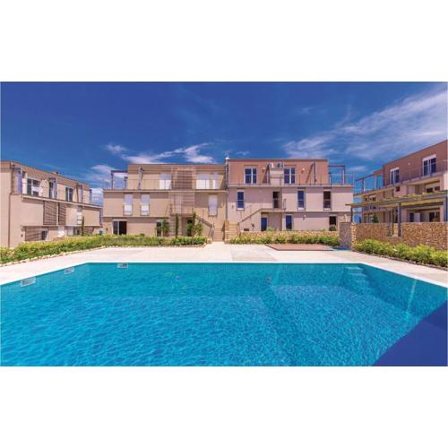 3 Bedroom Lovely Apartment In Povljana