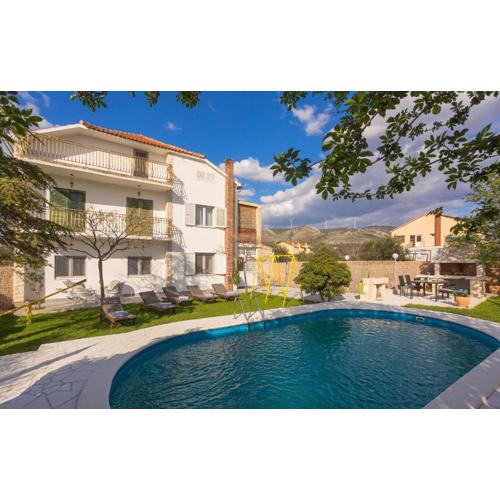 3 Bedroom Lovely Apartment In Sibenik