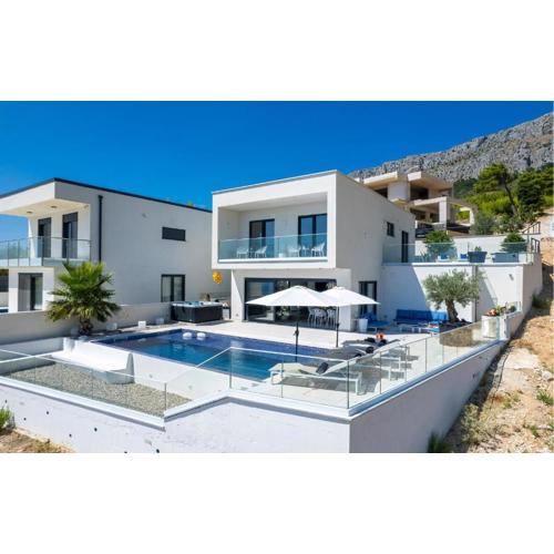 3 Bedroom Lovely Home In Dugi Rat
