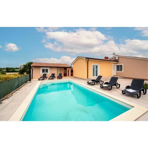 3 Bedroom Lovely Home In Galizana