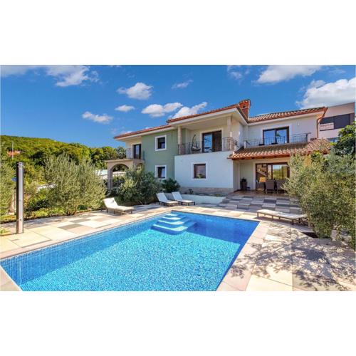 3 Bedroom Lovely Home In Kostrena