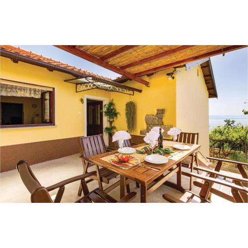 3 Bedroom Lovely Home In Lovran