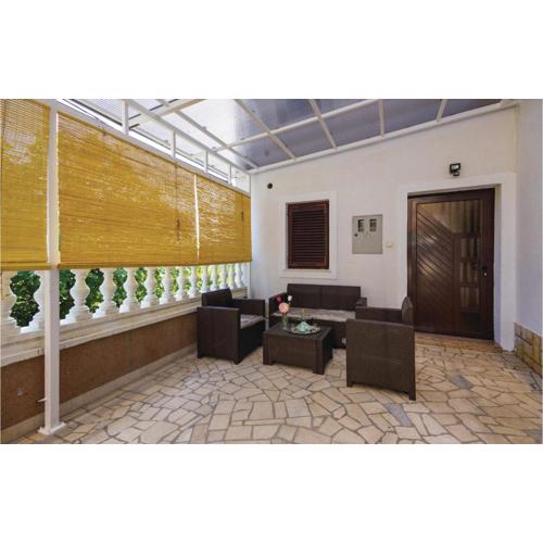 3 Bedroom Nice Apartment In Cavle
