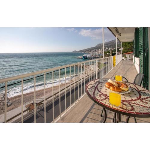 3 Bedroom Nice Apartment In Dugi Rat