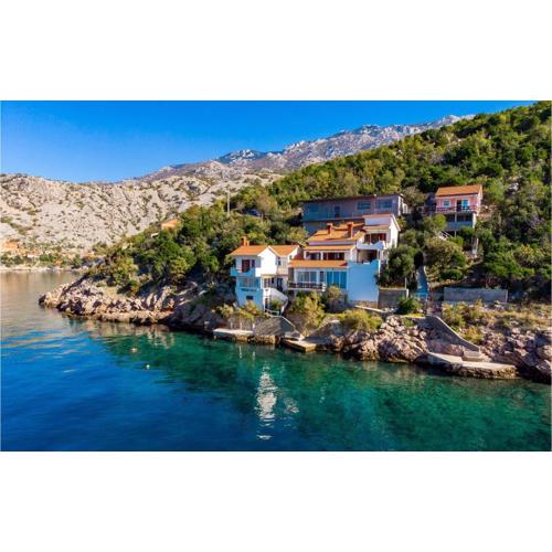 3 Bedroom Nice Apartment In Jablanac