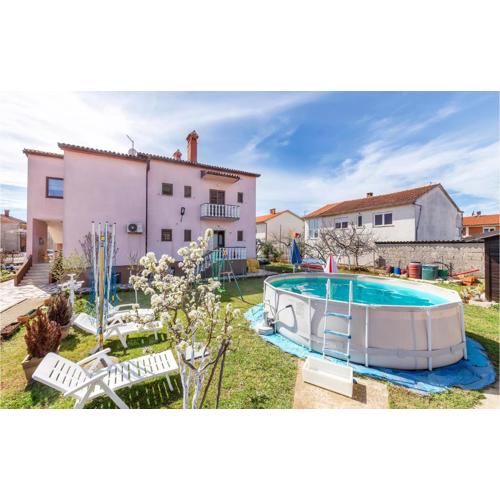 3 Bedroom Nice Apartment In Pula