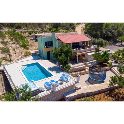 3 Bedroom Nice Home In Cara