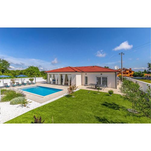 3 Bedroom Nice Home In Kavran