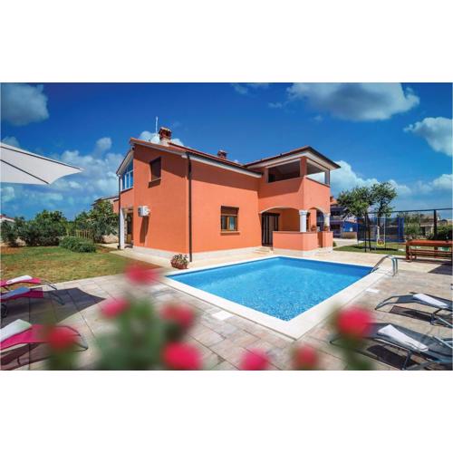3 Bedroom Stunning Apartment In Liznjan