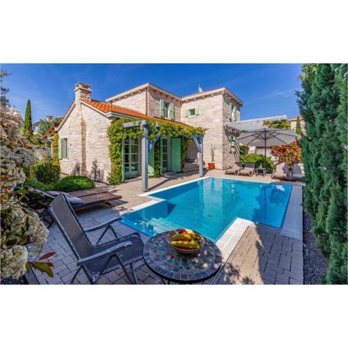 3 Bedroom Stunning Home In Liznjan