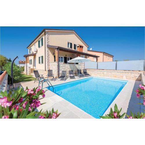 3 Bedroom Stunning Home In Lovrecica