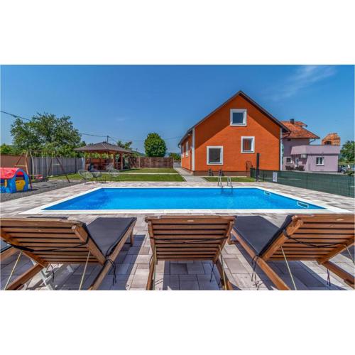 3 Bedroom Stunning Home In Otocac