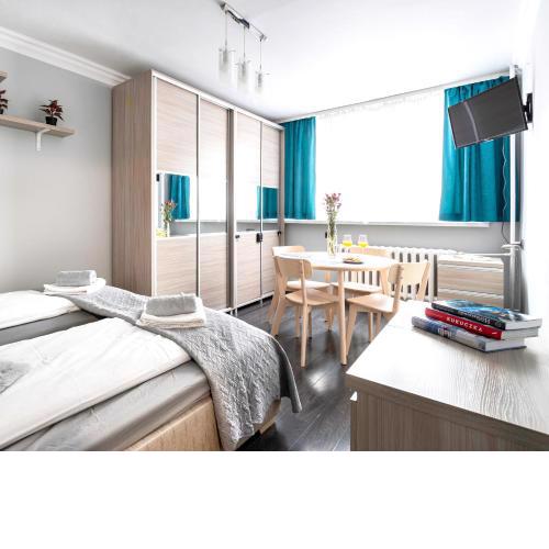 3 Bedrooms Comfy Flat Celarowska