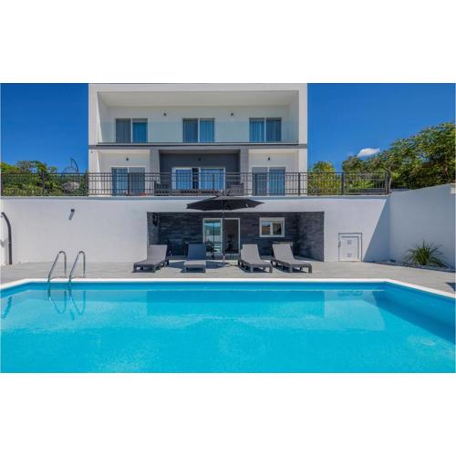 4 Bedroom Amazing Home In Imotski