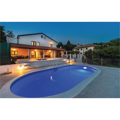 4 Bedroom Amazing Home In Praputnjak