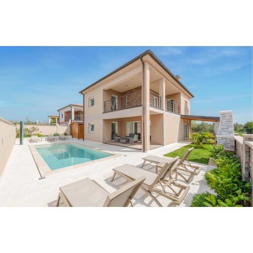 4 Bedroom Amazing Home In Vodnjan