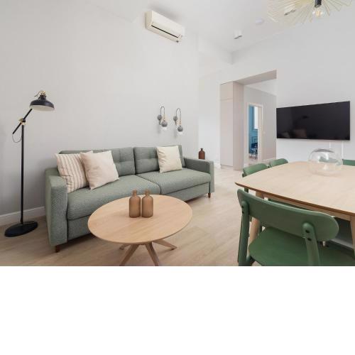 4 Bedroom Apartment - Main Square