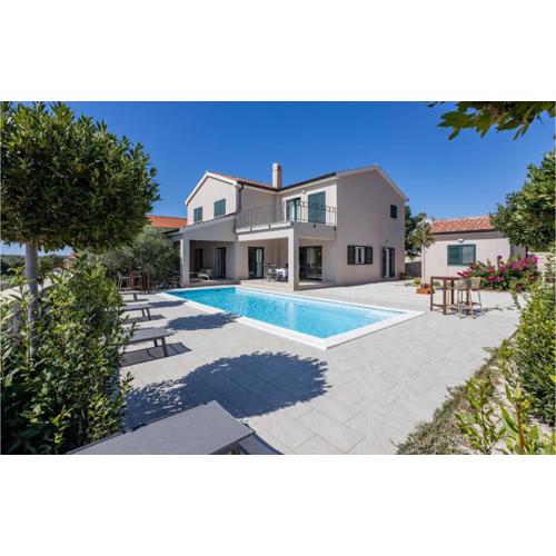 4 Bedroom Awesome Home In Barbat