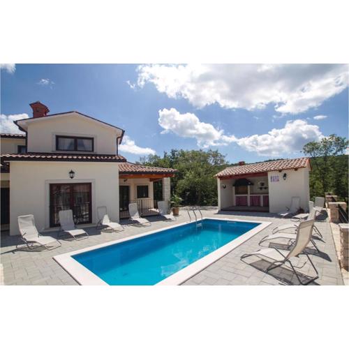 4 Bedroom Awesome Home In Labin