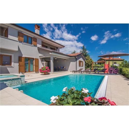 4 Bedroom Awesome Home In Trosti