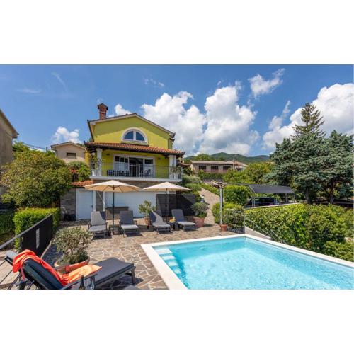 4 Bedroom Beautiful Home In Opatija