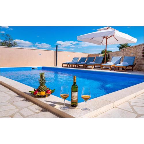 4 Bedroom Beautiful Home In Pridraga
