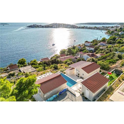4 Bedroom Beautiful Home In Sevid