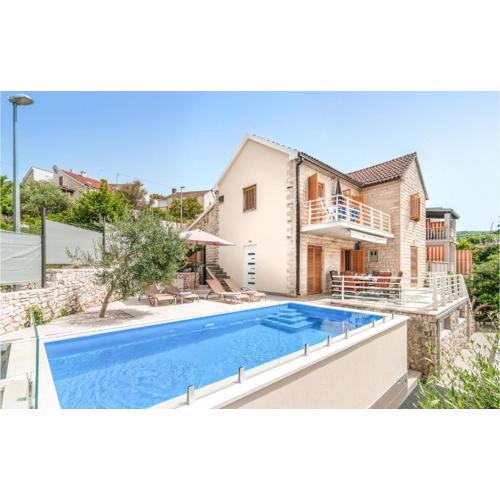 4 Bedroom Beautiful Home In Supetar