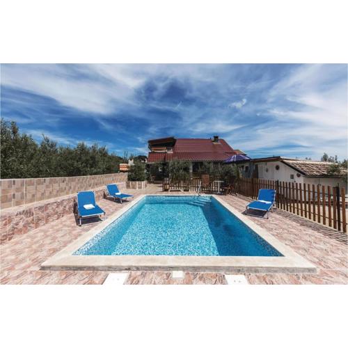 4 Bedroom Beautiful Home In Valtura