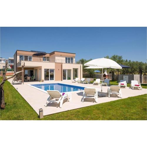 4 Bedroom Beautiful Home In Vodnjan