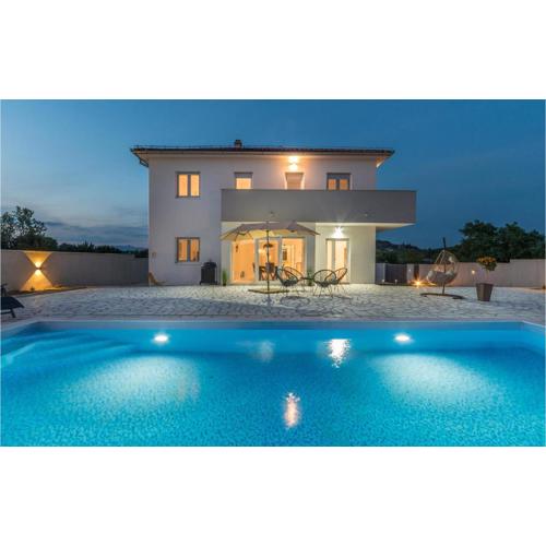 4 Bedroom Cozy Home In Donja Jagodnja