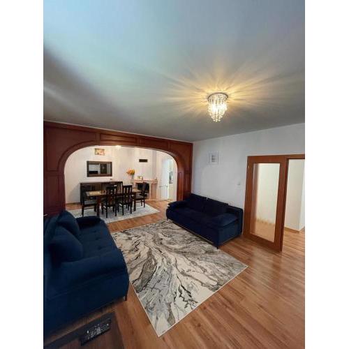 4 Bedroom Elegant, beautiful and spacious home with a botanical garden