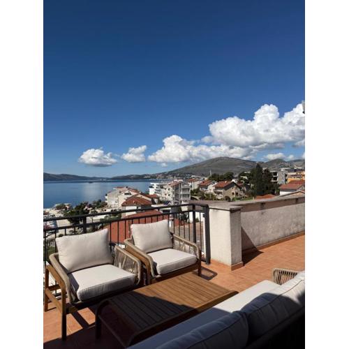 4-Bedroom Family Paradise with Top View