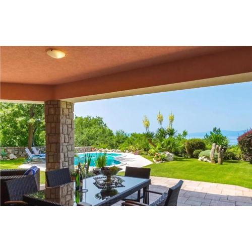4 Bedroom Gorgeous Home In Kostrena