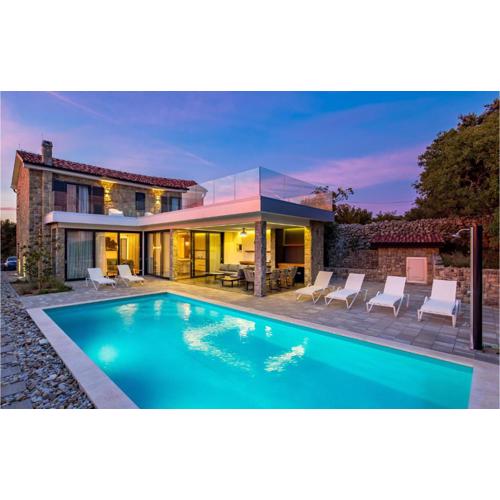 4 Bedroom Gorgeous Home In Lun