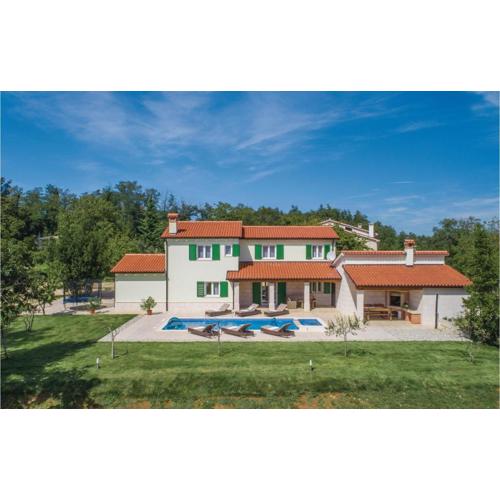 4 Bedroom Gorgeous Home In Pican