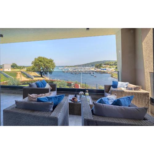 4 Bedroom Gorgeous Home In Pomer