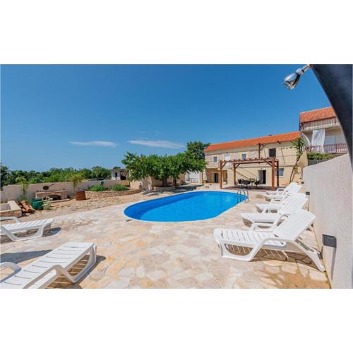 4 Bedroom Gorgeous Home