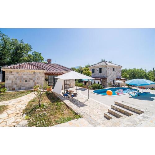 4 Bedroom Lovely Home In Cilipi