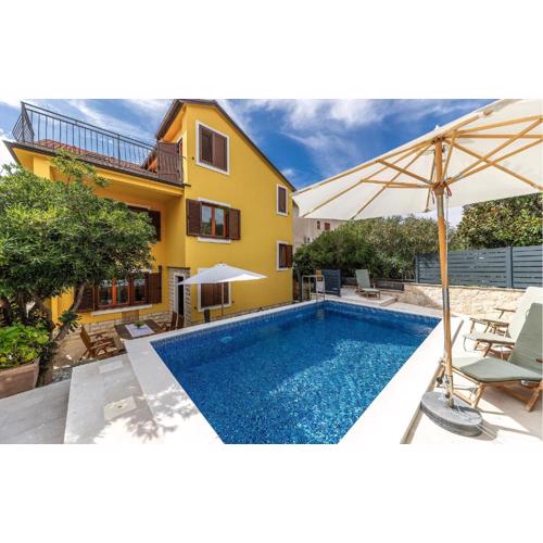 4 Bedroom Lovely Home In Selce