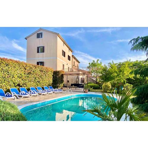 4 Bedroom Lovely Home In Sveti Anton