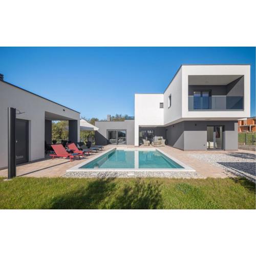 4 Bedroom Nice Home In Kastelir